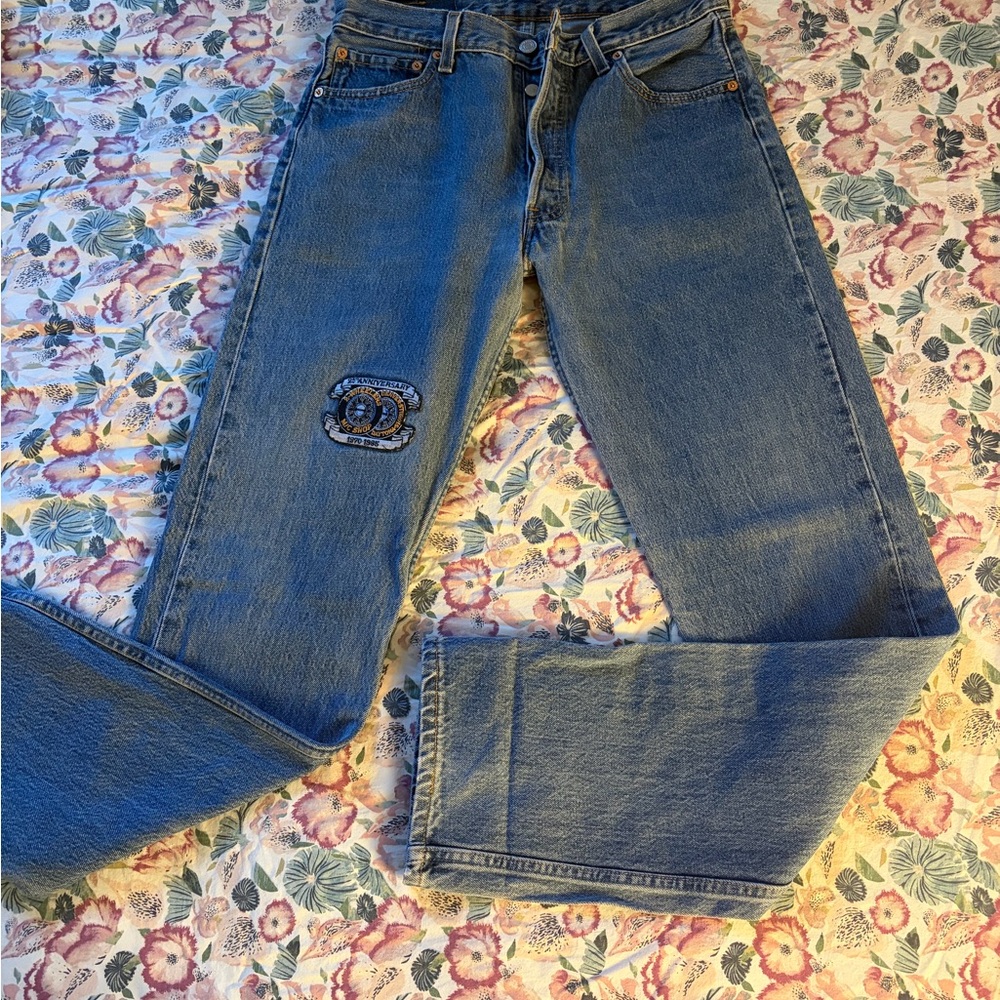 Levi's Straight Fit Blue Jeans with Patch